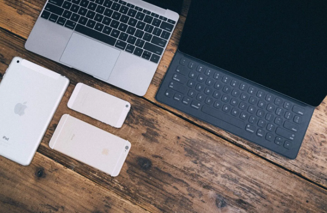 女性の一人暮らし　SNS　トラブル