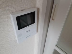 ドウェル・フロイデ 部屋番号：０２０５ モニタ付きインターホン