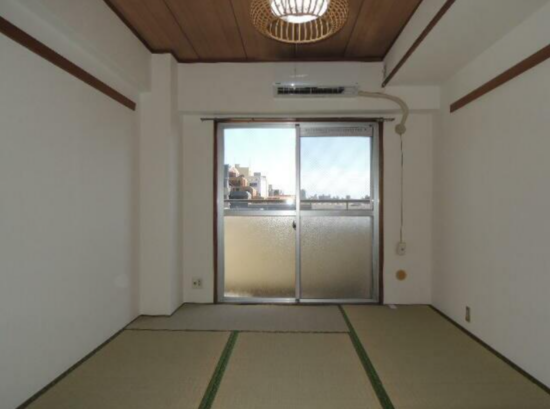  (居間)