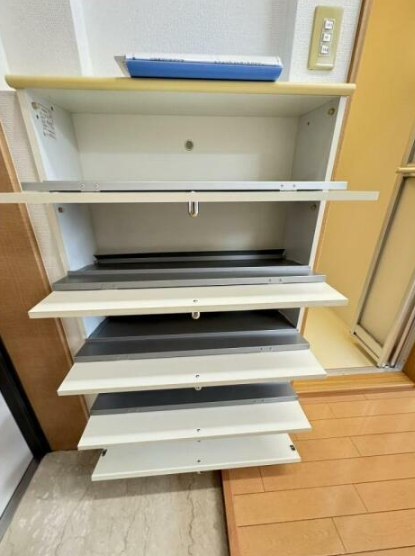 (玄関) (玄関)